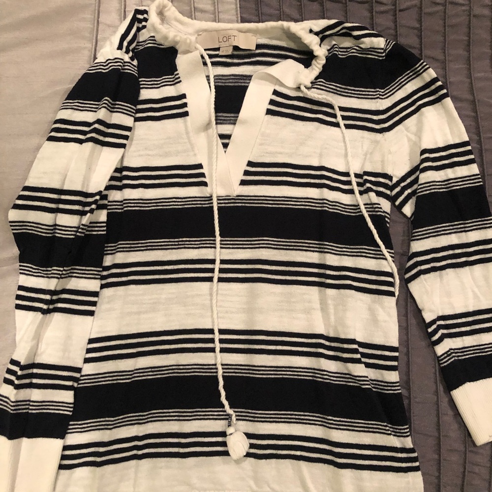 White/navy blue nautical-inspired sweater